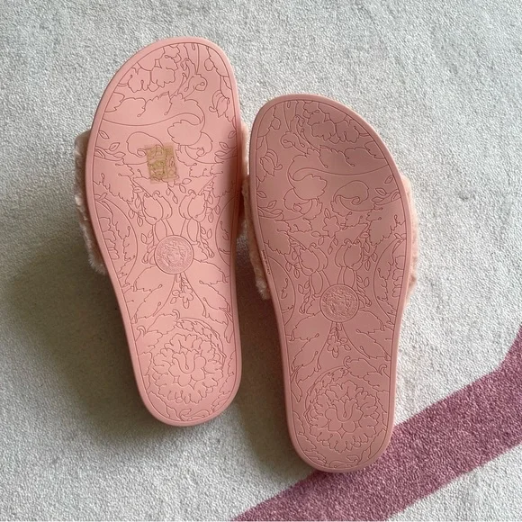 Versace Women’s La Medusa Faux Fur Slide 'Pale Pink' Size 41 - Picture 5 of 10
